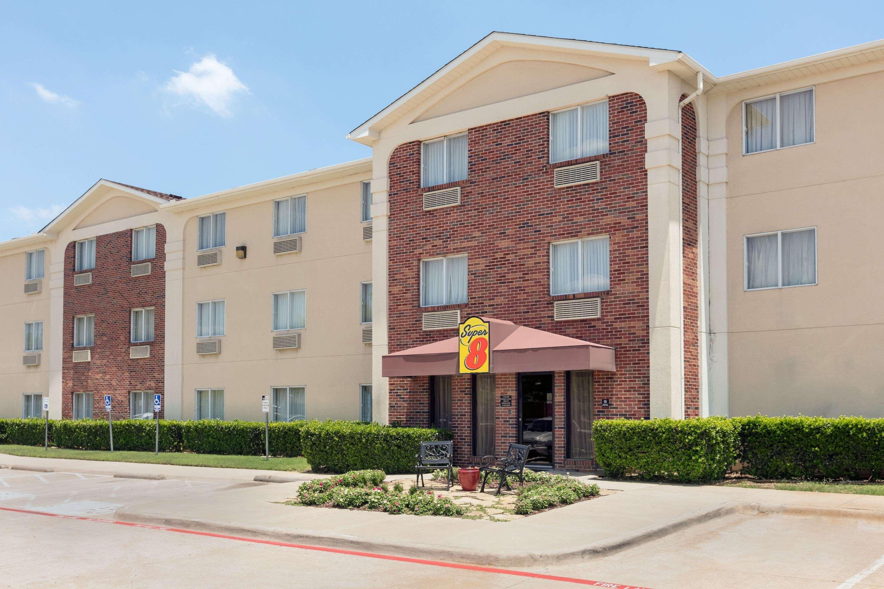 Super 8 By Wyndham Grapevine/Dfw Airport Northwest Hotell Eksteriør bilde