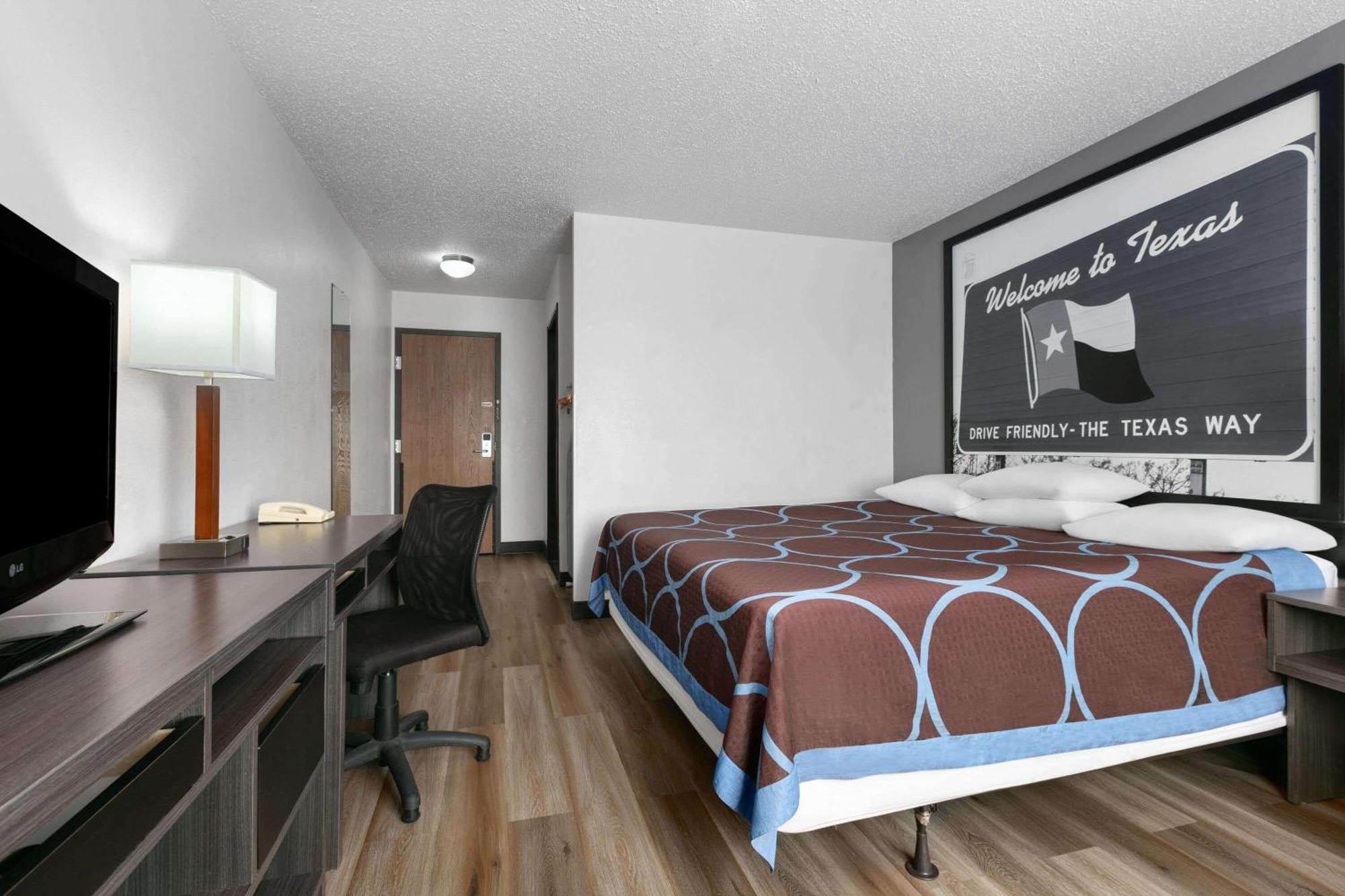 Super 8 By Wyndham Grapevine/Dfw Airport Northwest Hotell Eksteriør bilde
